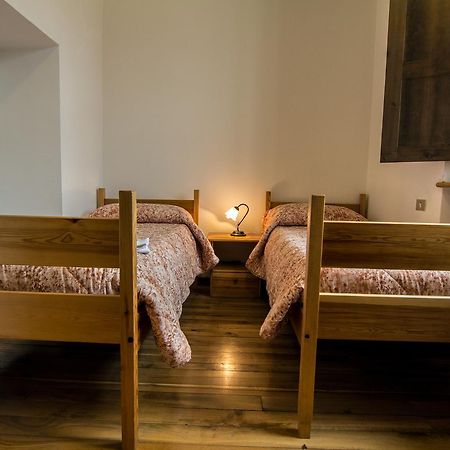 Il Camoscio Mountain & Bike Hostel Rovere  Exterior photo